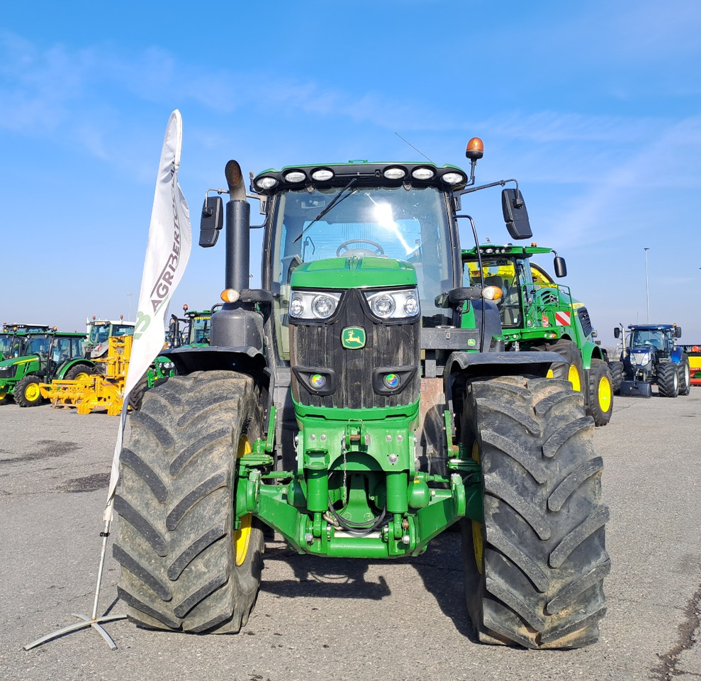 JOHN DEERE 6215R - ASTA AGRIBERTOCCHI - Traktori: kuva JOHN DEERE 6215R - ASTA AGRIBERTOCCHI - Traktori JOHN DEERE 6215R - ASTA AGRIBERTOCCHI - Traktori: kuva JOHN DEERE 6215R - ASTA AGRIBERTOCCHI - Traktori