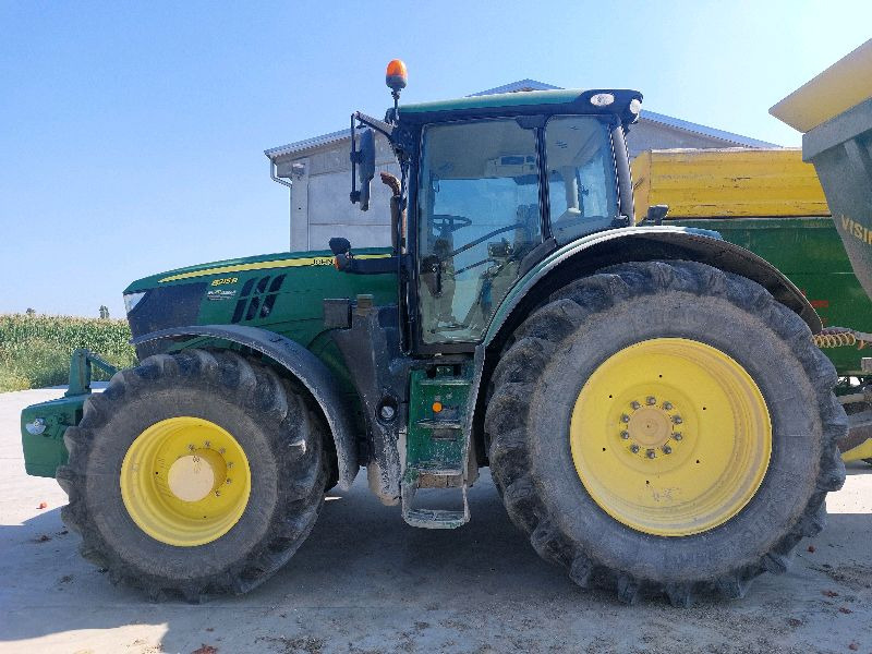 JOHN DEERE 6215R - Traktori: kuva JOHN DEERE 6215R - Traktori JOHN DEERE 6215R - Traktori: kuva JOHN DEERE 6215R - Traktori