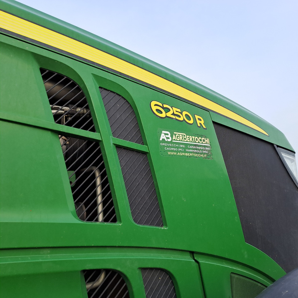 JOHN DEERE 6250R PREMIUM EDITION - Traktori: kuva JOHN DEERE 6250R PREMIUM EDITION - Traktori JOHN DEERE 6250R PREMIUM EDITION - Traktori: kuva JOHN DEERE 6250R PREMIUM EDITION - Traktori