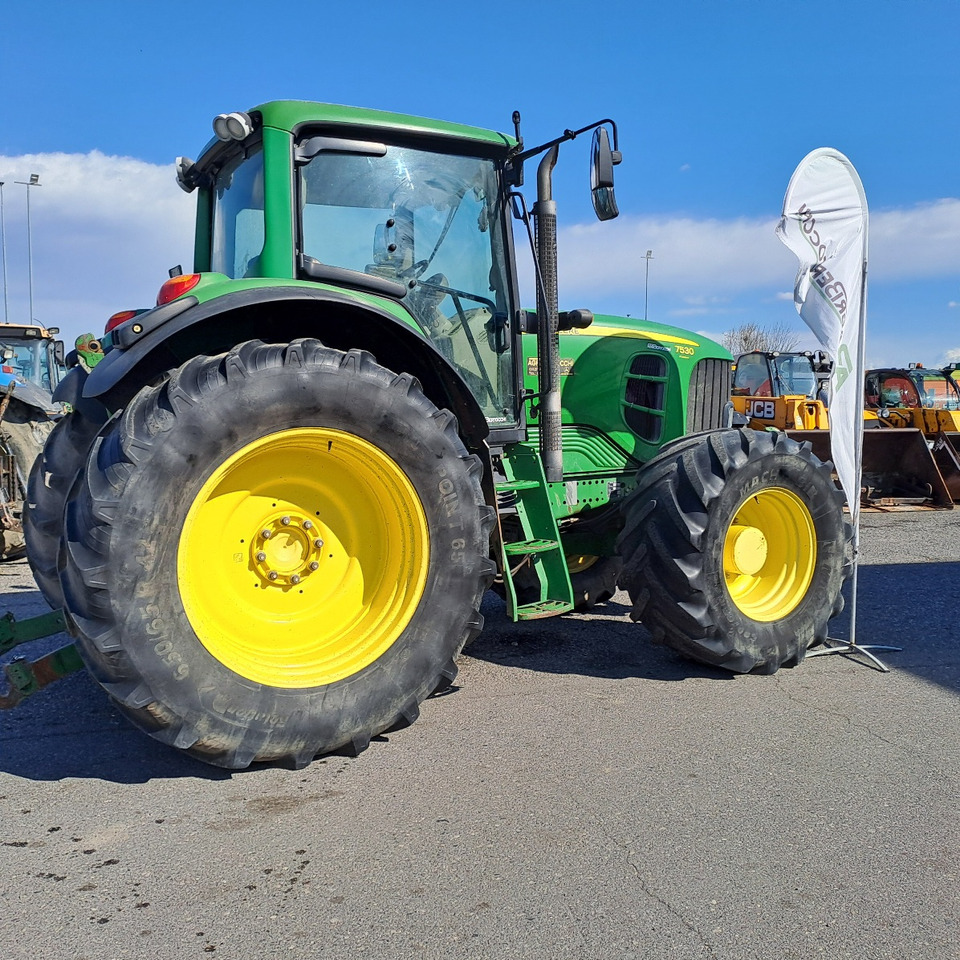 JOHN DEERE 7530 PREMIUM - Traktori: kuva JOHN DEERE 7530 PREMIUM - Traktori JOHN DEERE 7530 PREMIUM - Traktori: kuva JOHN DEERE 7530 PREMIUM - Traktori