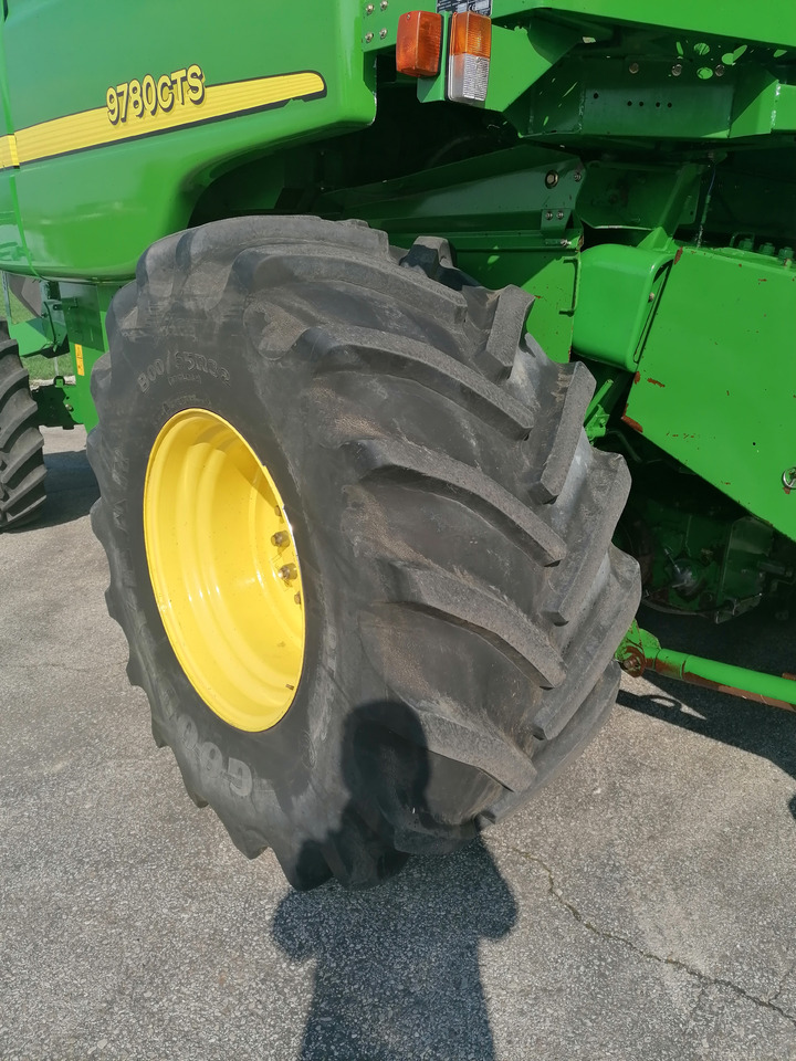 JOHN DEERE CTS 9780 - Leikkuupuimuri: kuva JOHN DEERE CTS 9780 - Leikkuupuimuri JOHN DEERE CTS 9780 - Leikkuupuimuri: kuva JOHN DEERE CTS 9780 - Leikkuupuimuri