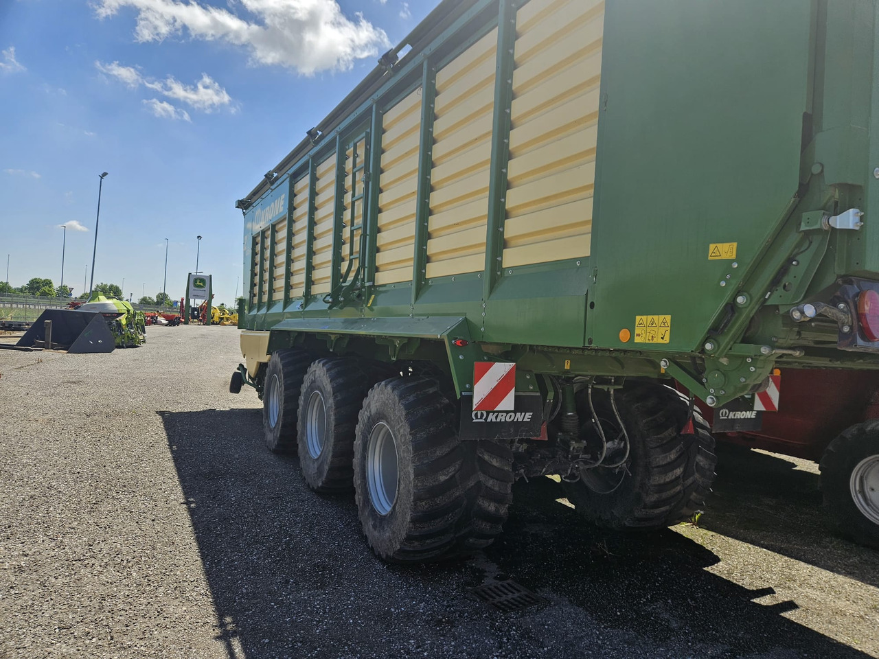KRONE ZX560GD - Silppurivaunu: kuva KRONE ZX560GD - Silppurivaunu KRONE ZX560GD - Silppurivaunu: kuva KRONE ZX560GD - Silppurivaunu