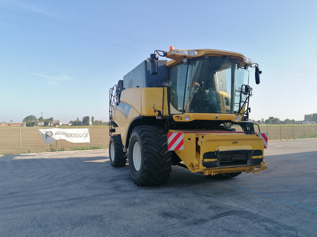 NEW HOLLAND CR 9060 - Leikkuupuimuri: kuva NEW HOLLAND CR 9060 - Leikkuupuimuri NEW HOLLAND CR 9060 - Leikkuupuimuri: kuva NEW HOLLAND CR 9060 - Leikkuupuimuri