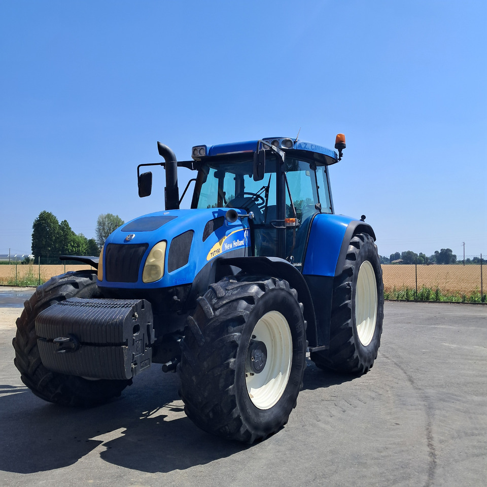 NEW HOLLAND TVT195 - Traktori: kuva NEW HOLLAND TVT195 - Traktori NEW HOLLAND TVT195 - Traktori: kuva NEW HOLLAND TVT195 - Traktori