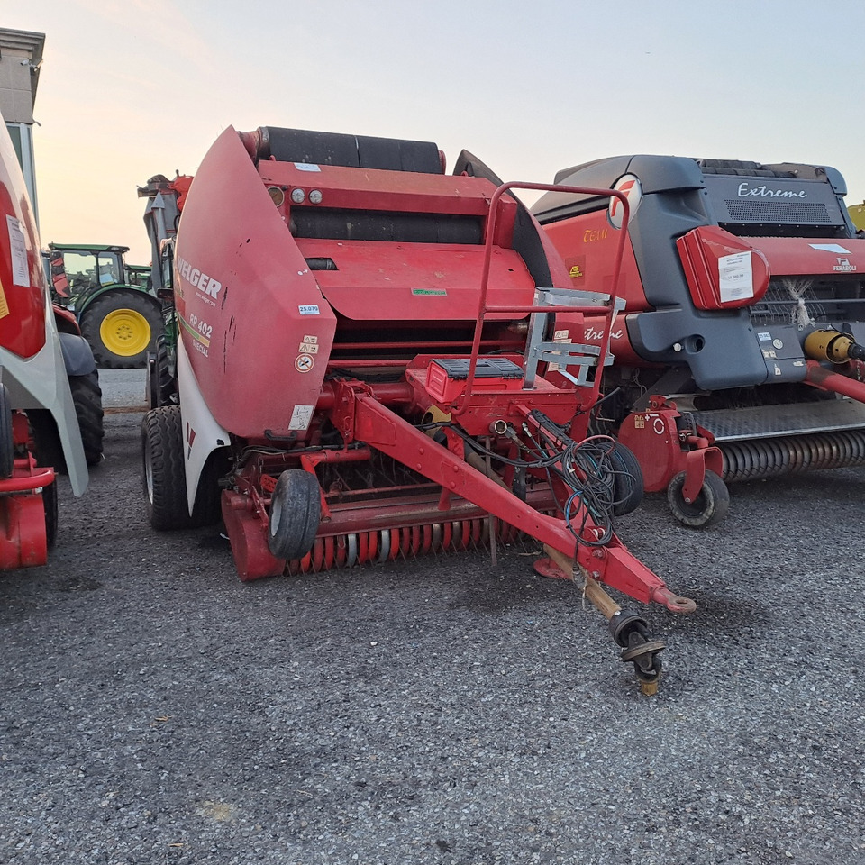 ROTOPRESSA LELY WELGER RP 402 SPECIAL - Pyöröpaalain: kuva ROTOPRESSA LELY WELGER RP 402 SPECIAL - Pyöröpaalain ROTOPRESSA LELY WELGER RP 402 SPECIAL - Pyöröpaalain: kuva ROTOPRESSA LELY WELGER RP 402 SPECIAL - Pyöröpaalain