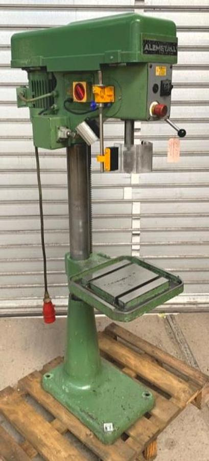 Säulenbohrmaschine ALZMETALL - Pylväsporakone: kuva Säulenbohrmaschine ALZMETALL - Pylväsporakone Säulenbohrmaschine ALZMETALL - Pylväsporakone: kuva Säulenbohrmaschine ALZMETALL - Pylväsporakone