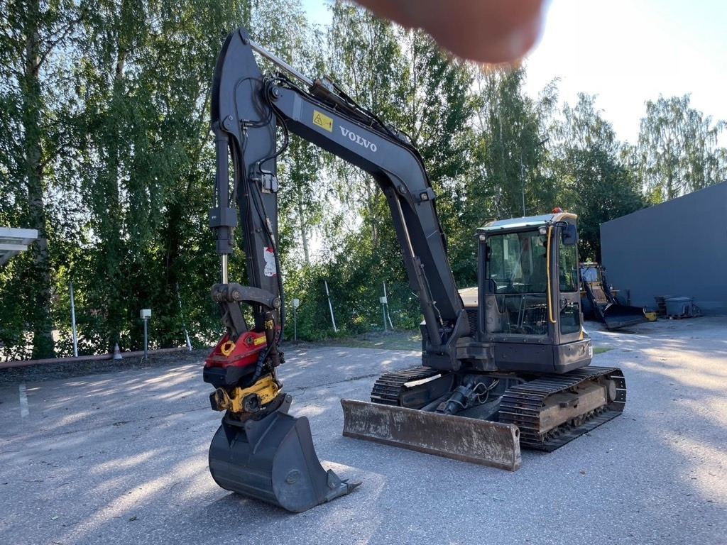 Volvo ECR 88 D Pro - Minikuormaaja: kuva Volvo ECR 88 D Pro - Minikuormaaja Volvo ECR 88 D Pro - Minikuormaaja: kuva Volvo ECR 88 D Pro - Minikuormaaja