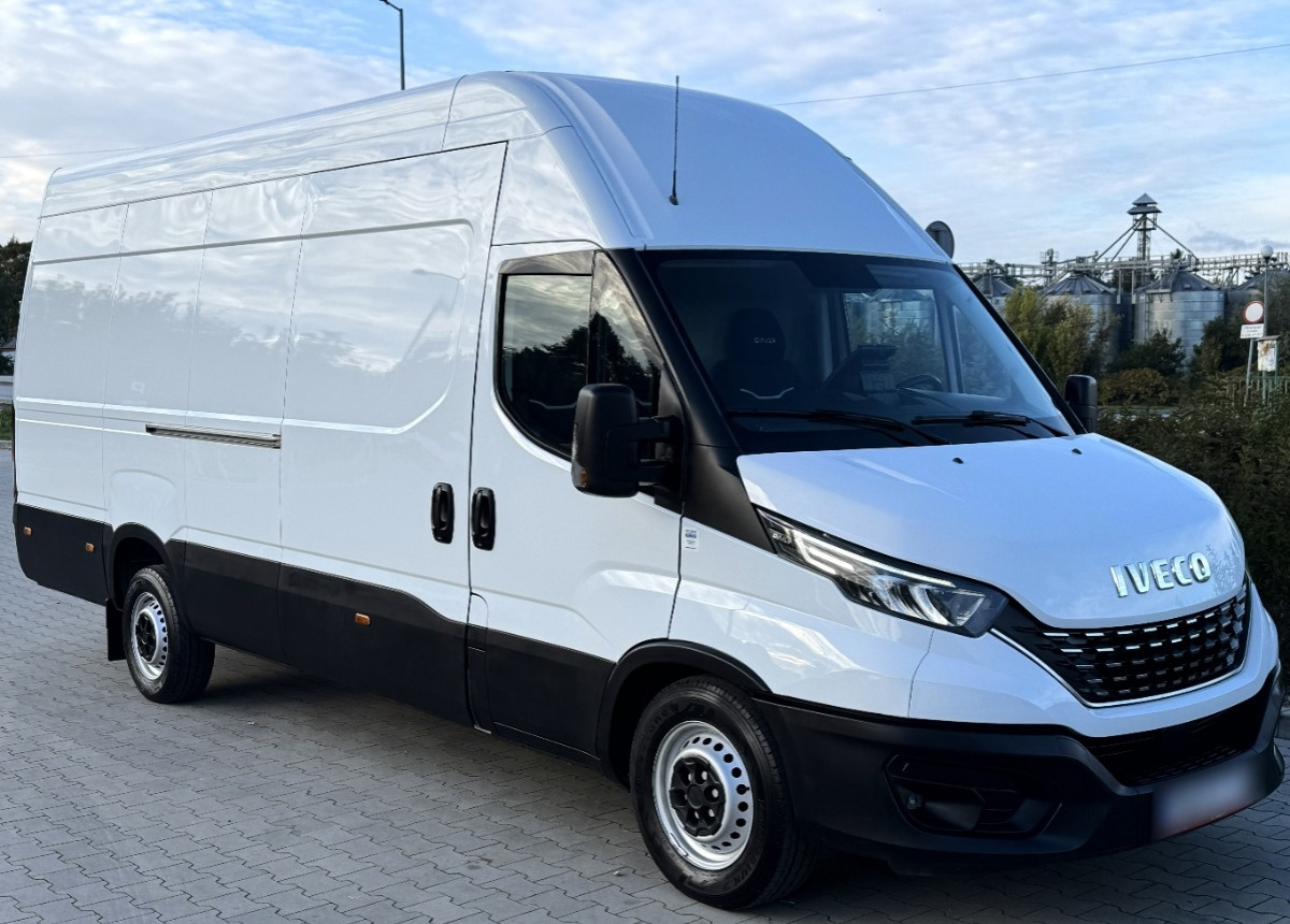 Iveco Daily L4H3 3.0 180KM Hi-matic LED KAMERA Bezwypadkowy Salon PL FV23 - Pakettiauto: kuva Iveco Daily L4H3 3.0 180KM Hi-matic LED KAMERA Bezwypadkowy Salon PL FV23 - Pakettiauto Iveco Daily L4H3 3.0 180KM Hi-matic LED KAMERA Bezwypadkowy Salon PL FV23 - Pakettiauto: kuva Iveco Daily L4H3 3.0 180KM Hi-matic LED KAMERA Bezwypadkowy Salon PL FV23 - Pakettiauto