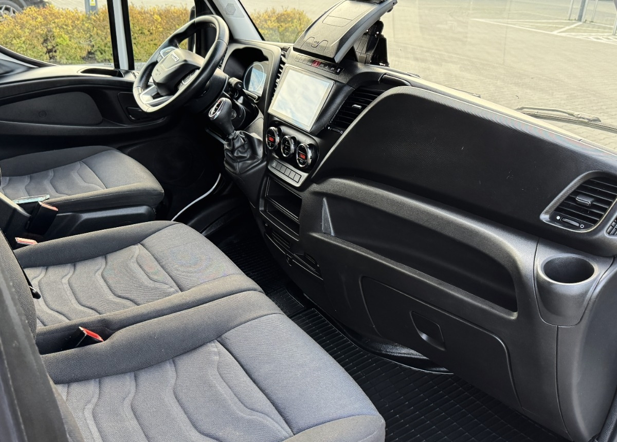 Iveco Daily L4H3 3.0 180KM Hi-matic LED KAMERA Bezwypadkowy Salon PL FV23 - Pakettiauto: kuva Iveco Daily L4H3 3.0 180KM Hi-matic LED KAMERA Bezwypadkowy Salon PL FV23 - Pakettiauto Iveco Daily L4H3 3.0 180KM Hi-matic LED KAMERA Bezwypadkowy Salon PL FV23 - Pakettiauto: kuva Iveco Daily L4H3 3.0 180KM Hi-matic LED KAMERA Bezwypadkowy Salon PL FV23 - Pakettiauto