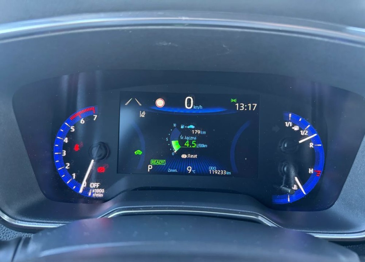Toyota Corolla 1.8 Hybrid Active Niski przebieg LED FV23 W SUPER STANIE - Farmari: kuva Toyota Corolla 1.8 Hybrid Active Niski przebieg LED FV23 W SUPER STANIE - Farmari Toyota Corolla 1.8 Hybrid Active Niski przebieg LED FV23 W SUPER STANIE - Farmari: kuva Toyota Corolla 1.8 Hybrid Active Niski przebieg LED FV23 W SUPER STANIE - Farmari