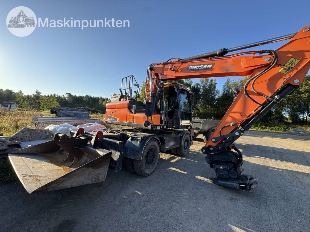Doosan DX 170 W-5 + Tippvagn + Redskap - Pyöräalustainen kaivinkone: kuva Doosan DX 170 W-5 + Tippvagn + Redskap - Pyöräalustainen kaivinkone Doosan DX 170 W-5 + Tippvagn + Redskap - Pyöräalustainen kaivinkone: kuva Doosan DX 170 W-5 + Tippvagn + Redskap - Pyöräalustainen kaivinkone