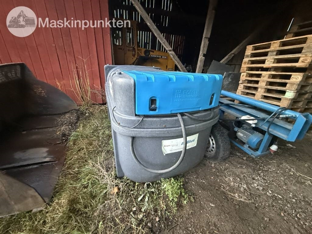 Fortis Ad-Blue tank - AdBlue tankki - Kuorma-auto: kuva Fortis Ad-Blue tank - AdBlue tankki - Kuorma-auto Fortis Ad-Blue tank - AdBlue tankki - Kuorma-auto: kuva Fortis Ad-Blue tank - AdBlue tankki - Kuorma-auto