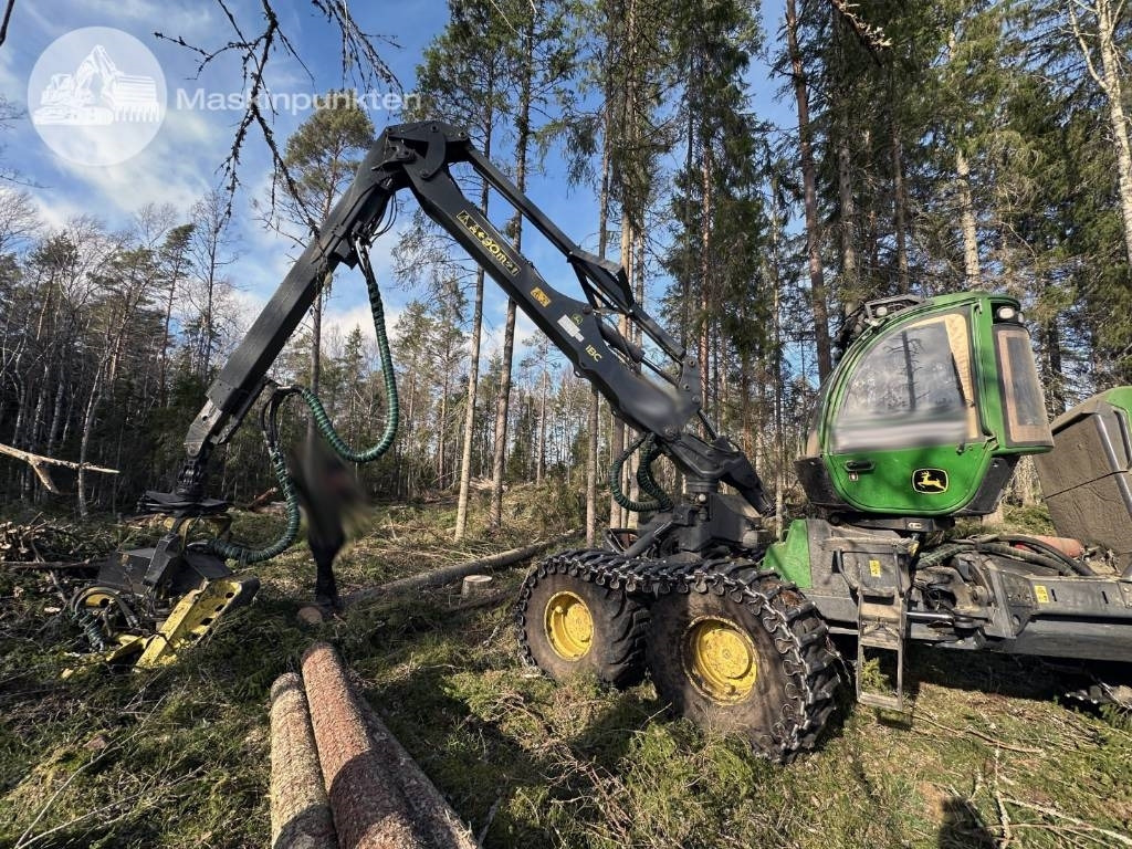 John Deere 1470 G - Harvesteri: kuva John Deere 1470 G - Harvesteri John Deere 1470 G - Harvesteri: kuva John Deere 1470 G - Harvesteri