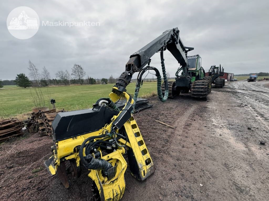 John Deere 1470 G - Harvesteri: kuva John Deere 1470 G - Harvesteri John Deere 1470 G - Harvesteri: kuva John Deere 1470 G - Harvesteri