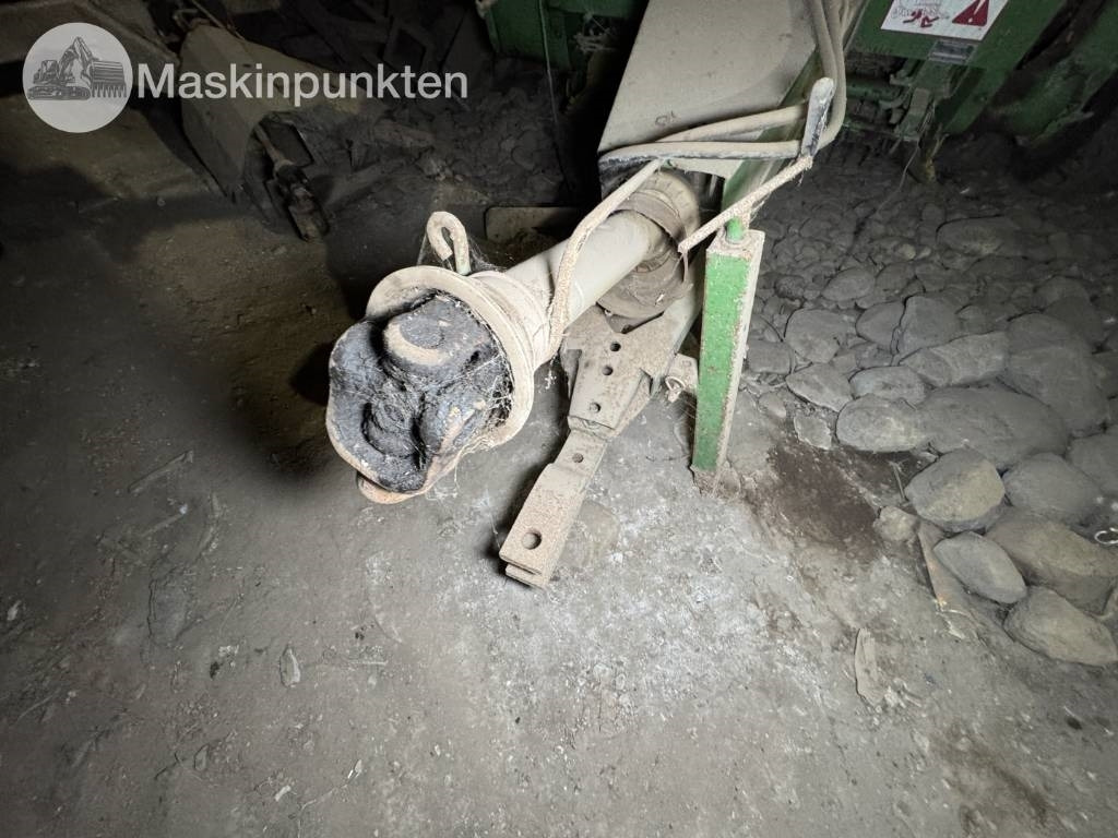 John Deere 545 - Pyöröpaalain: kuva John Deere 545 - Pyöröpaalain John Deere 545 - Pyöröpaalain: kuva John Deere 545 - Pyöröpaalain