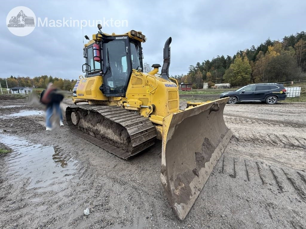 Komatsu D 51 Pxi-24EO - Puskutraktori: kuva Komatsu D 51 Pxi-24EO - Puskutraktori Komatsu D 51 Pxi-24EO - Puskutraktori: kuva Komatsu D 51 Pxi-24EO - Puskutraktori