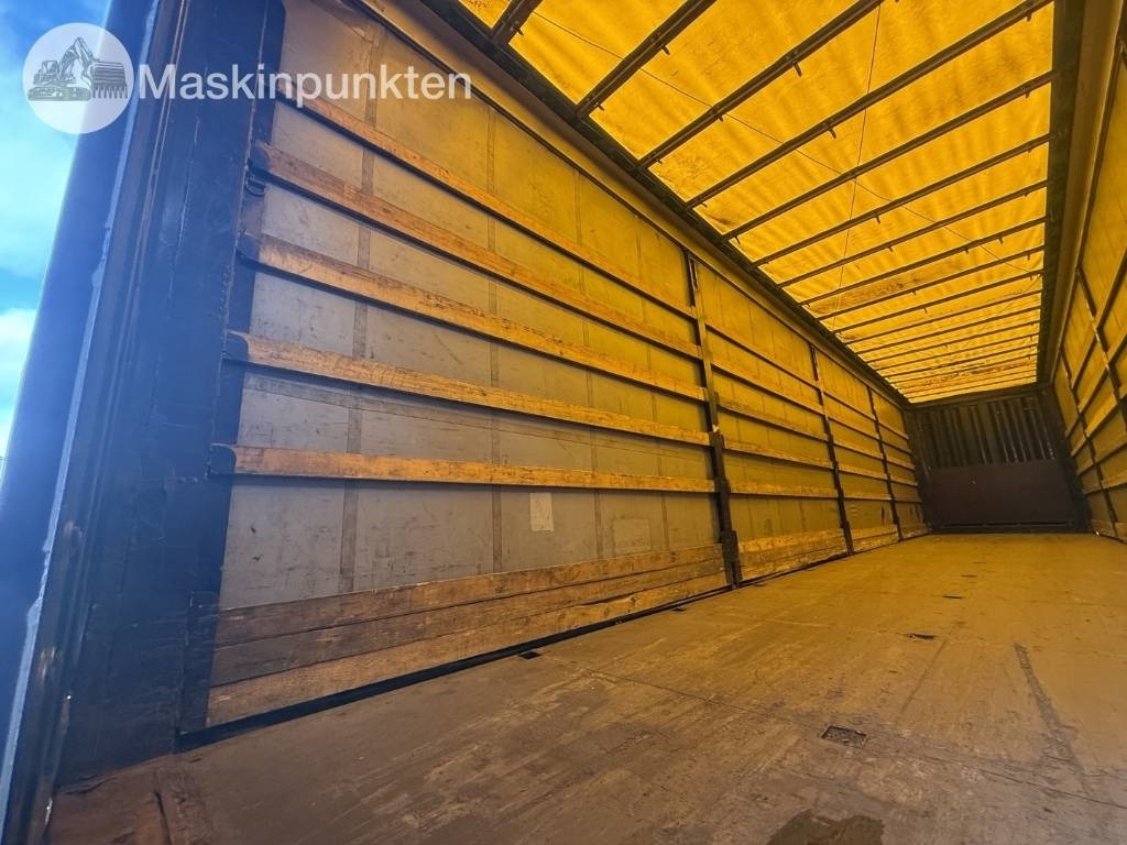 Pressukapelliperävaunu Krone SD Profi-liner: kuva Pressukapelliperävaunu Krone SD Profi-liner