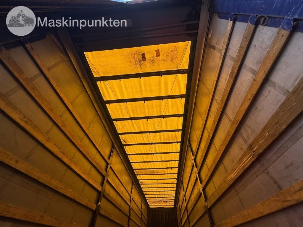 Pressukapelliperävaunu Krone SD Profi-liner: kuva Pressukapelliperävaunu Krone SD Profi-liner