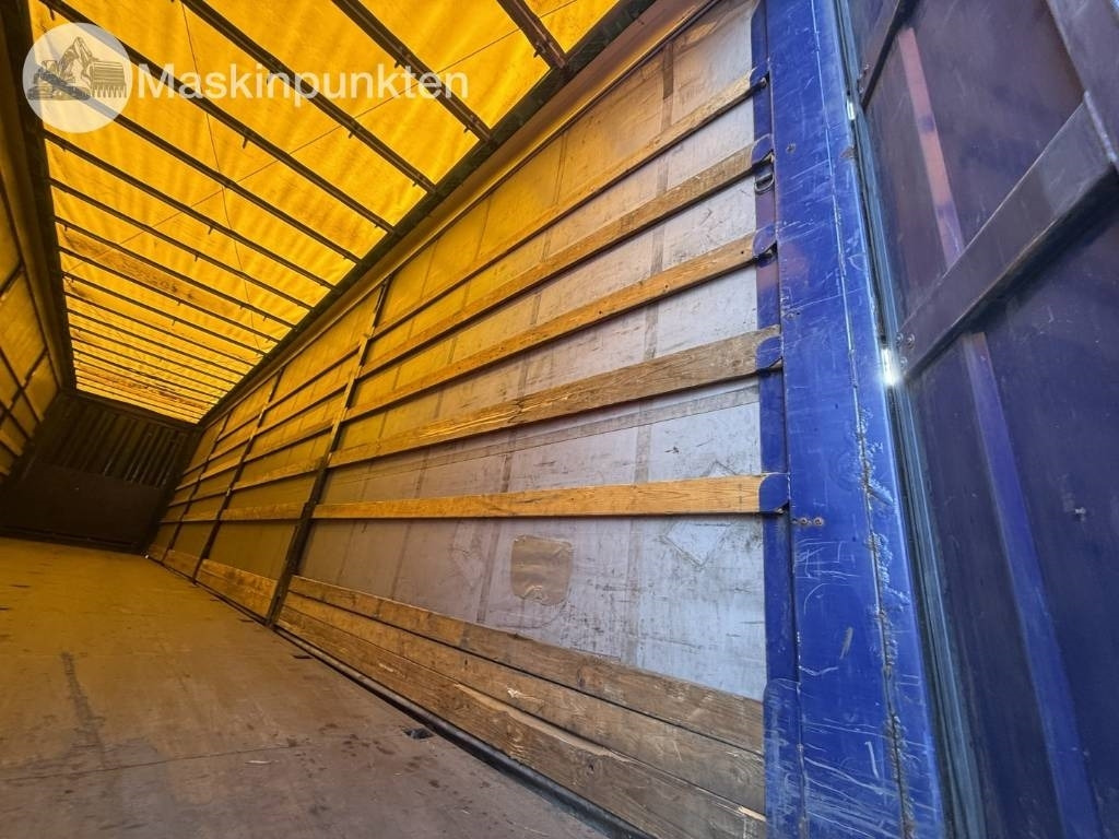 Pressukapelliperävaunu Krone SD Profi-liner: kuva Pressukapelliperävaunu Krone SD Profi-liner