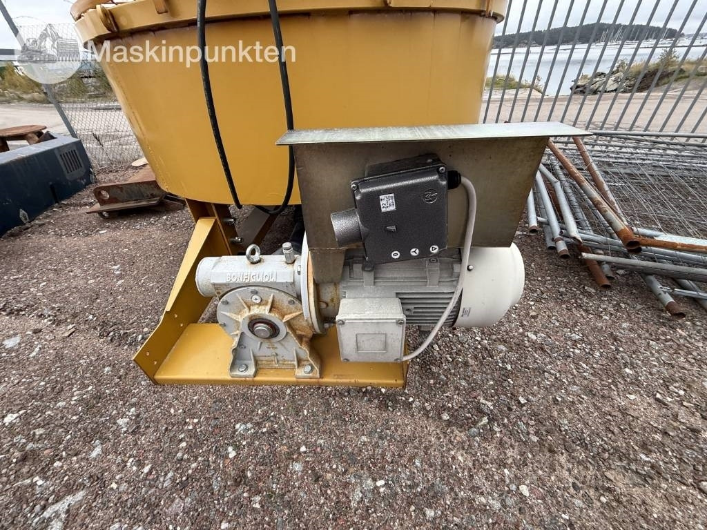Mammut TM 200 Betongblandare - Betonimylly: kuva Mammut TM 200 Betongblandare - Betonimylly Mammut TM 200 Betongblandare - Betonimylly: kuva Mammut TM 200 Betongblandare - Betonimylly