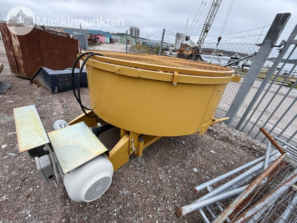 Mammut TM 200 Betongblandare - Betonimylly: kuva Mammut TM 200 Betongblandare - Betonimylly Mammut TM 200 Betongblandare - Betonimylly: kuva Mammut TM 200 Betongblandare - Betonimylly