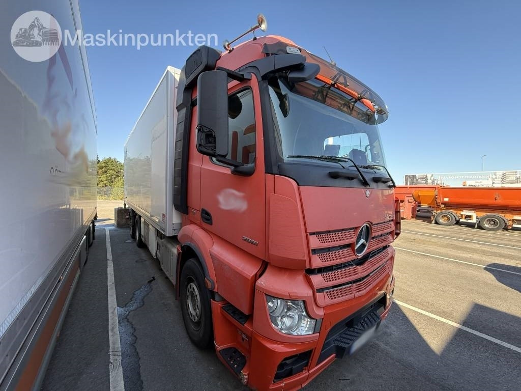 Mercedes-Benz Actros 2551 - Refrigeraattori kuorma-auto: kuva Mercedes-Benz Actros 2551 - Refrigeraattori kuorma-auto Mercedes-Benz Actros 2551 - Refrigeraattori kuorma-auto: kuva Mercedes-Benz Actros 2551 - Refrigeraattori kuorma-auto