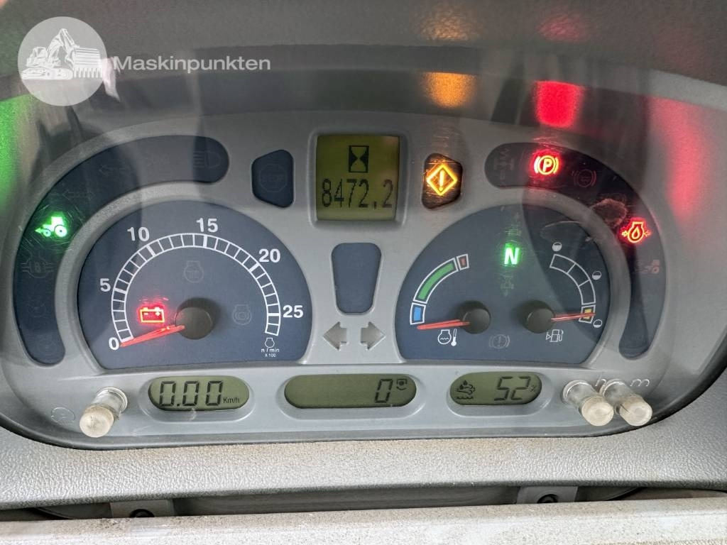 Traktori New Holland T 7.185: kuva Traktori New Holland T 7.185