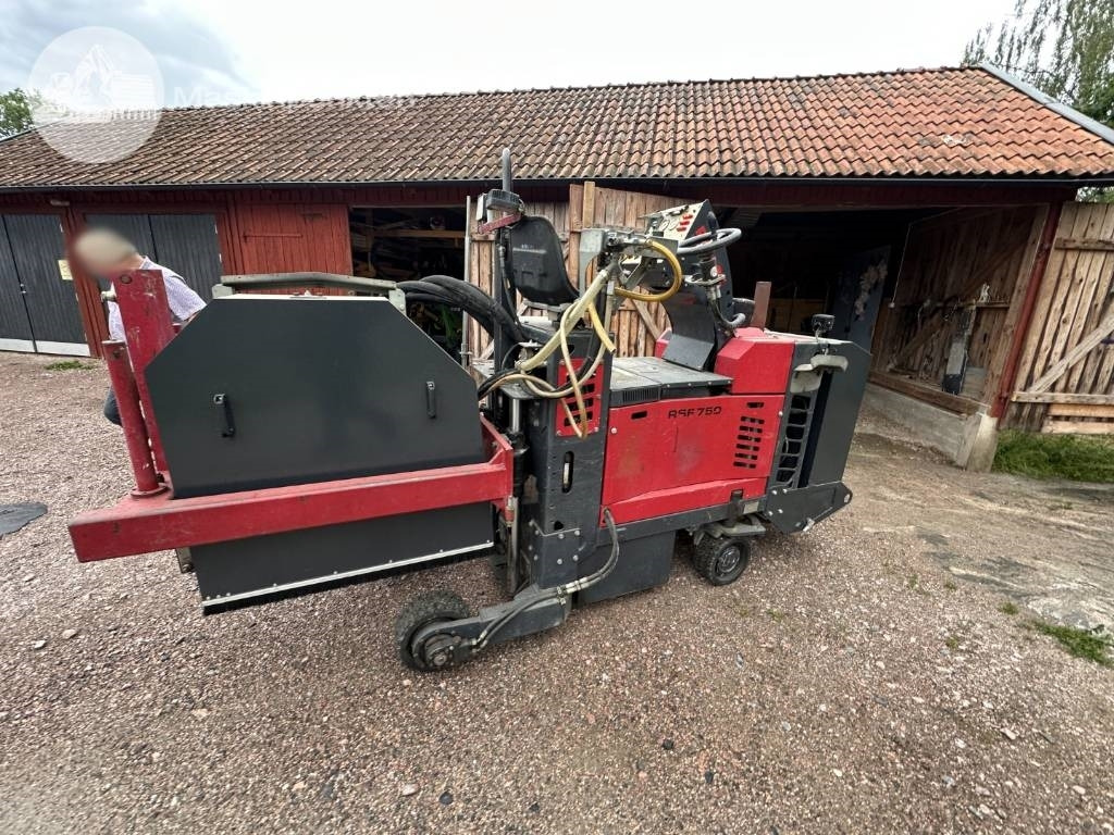 Rellock RSF 750 - Ojankaivuukone: kuva Rellock RSF 750 - Ojankaivuukone Rellock RSF 750 - Ojankaivuukone: kuva Rellock RSF 750 - Ojankaivuukone