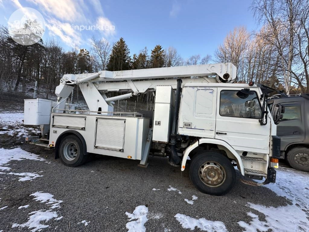 Scania P 92 M - Itsekulkevat henkilönostimet: kuva Scania P 92 M - Itsekulkevat henkilönostimet Scania P 92 M - Itsekulkevat henkilönostimet: kuva Scania P 92 M - Itsekulkevat henkilönostimet