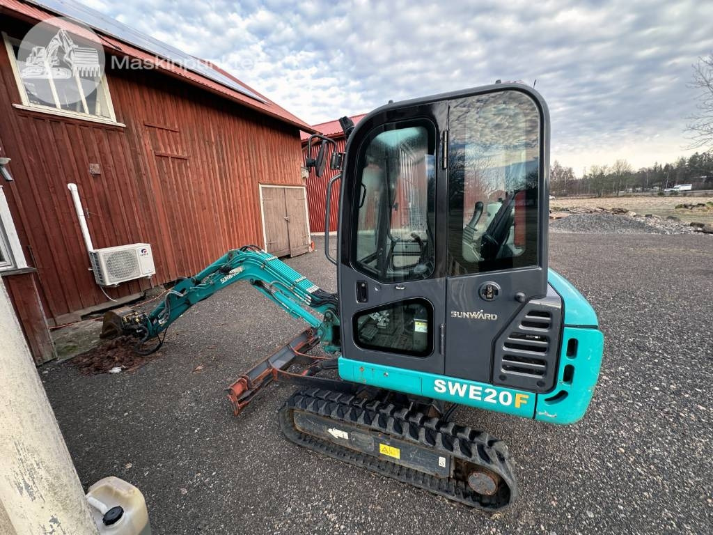 Sunward SWE 20 F med släp!  - Minikuormaaja: kuva Sunward SWE 20 F med släp!  - Minikuormaaja Sunward SWE 20 F med släp!  - Minikuormaaja: kuva Sunward SWE 20 F med släp!  - Minikuormaaja