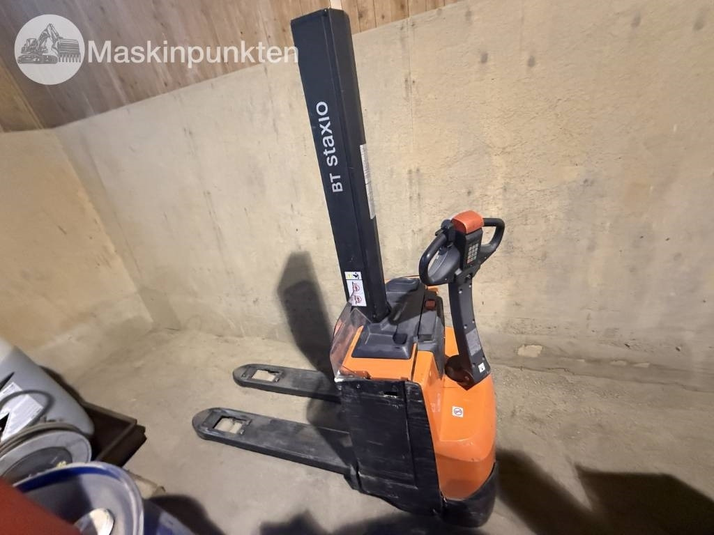 Toyota BT SWE 160 L - Sähkötrukki: kuva Toyota BT SWE 160 L - Sähkötrukki Toyota BT SWE 160 L - Sähkötrukki: kuva Toyota BT SWE 160 L - Sähkötrukki