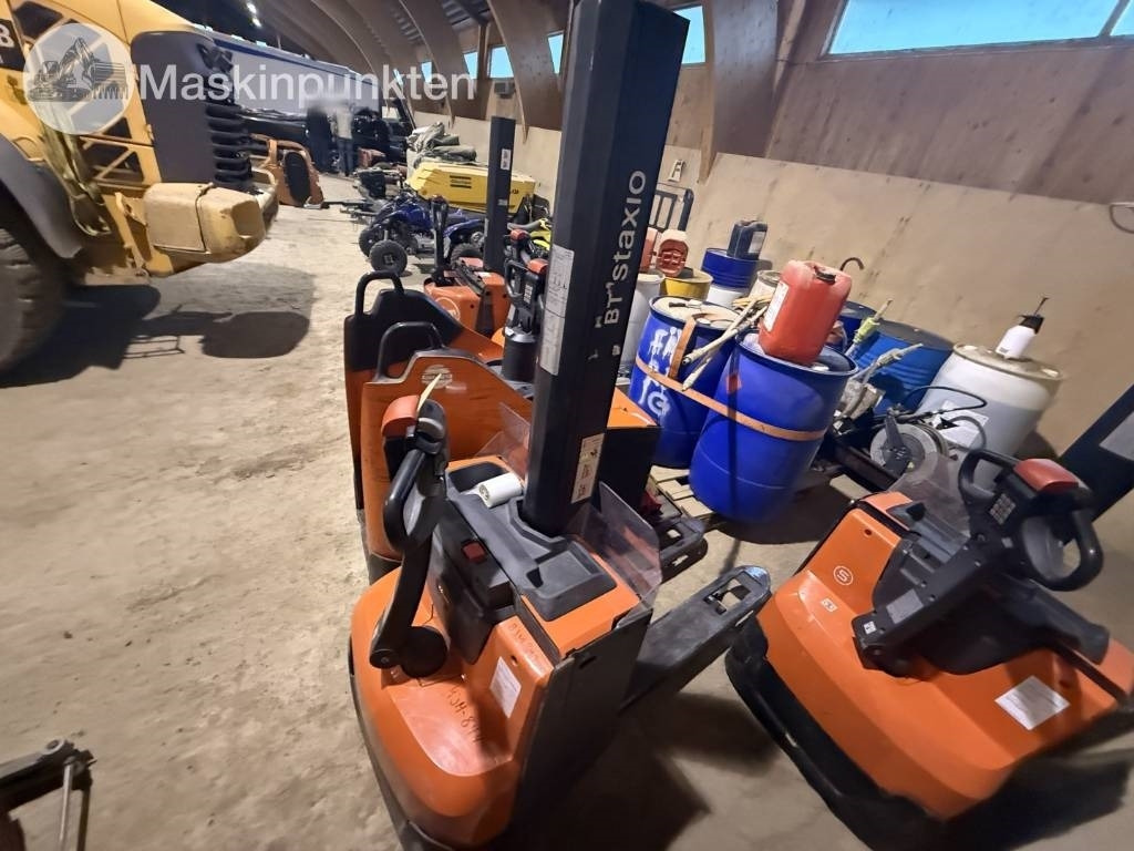 Toyota BT SWE 80 L - Sähkötrukki: kuva Toyota BT SWE 80 L - Sähkötrukki Toyota BT SWE 80 L - Sähkötrukki: kuva Toyota BT SWE 80 L - Sähkötrukki