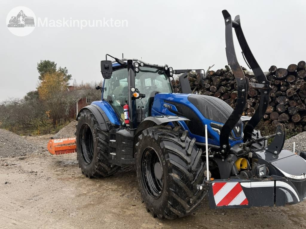Valtra T 255 MED KRAN OCH AGGREGAT! - Metsätraktori: kuva Valtra T 255 MED KRAN OCH AGGREGAT! - Metsätraktori Valtra T 255 MED KRAN OCH AGGREGAT! - Metsätraktori: kuva Valtra T 255 MED KRAN OCH AGGREGAT! - Metsätraktori