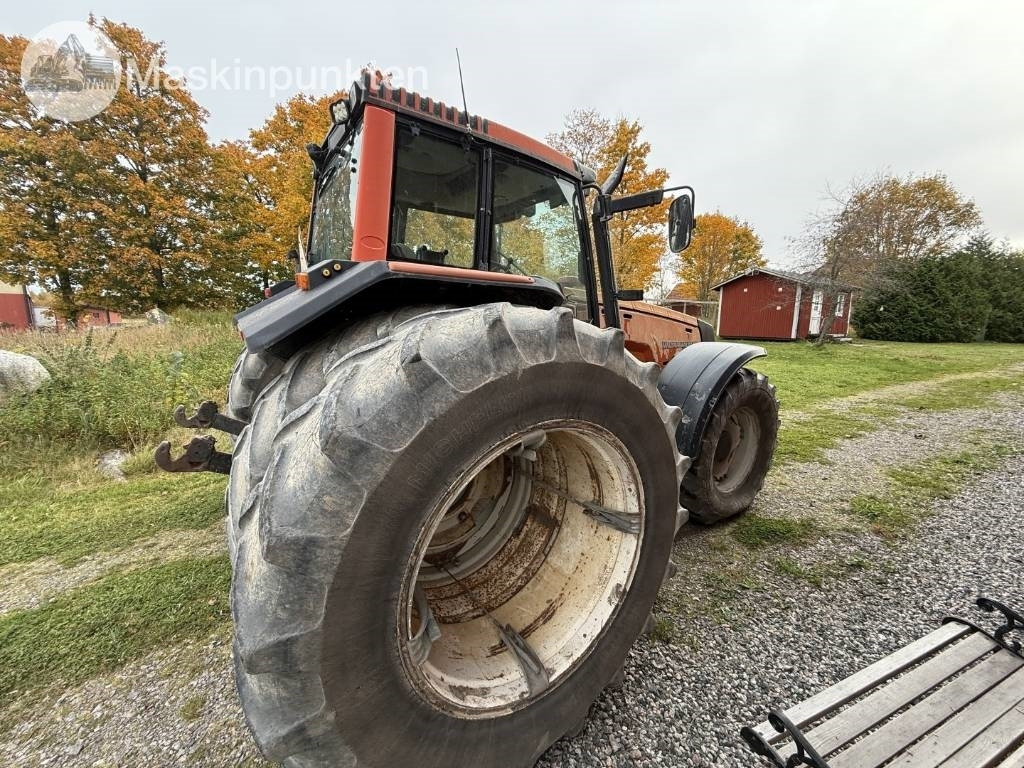 Valtra Valmet 8350-4 - Traktori: kuva Valtra Valmet 8350-4 - Traktori Valtra Valmet 8350-4 - Traktori: kuva Valtra Valmet 8350-4 - Traktori