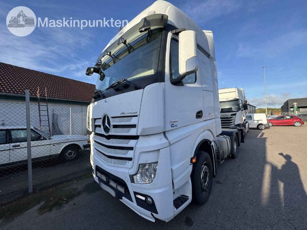 Mercedes-Benz Actros 963-4-C - Vetopöytäauto: kuva Mercedes-Benz Actros 963-4-C - Vetopöytäauto Mercedes-Benz Actros 963-4-C - Vetopöytäauto: kuva Mercedes-Benz Actros 963-4-C - Vetopöytäauto