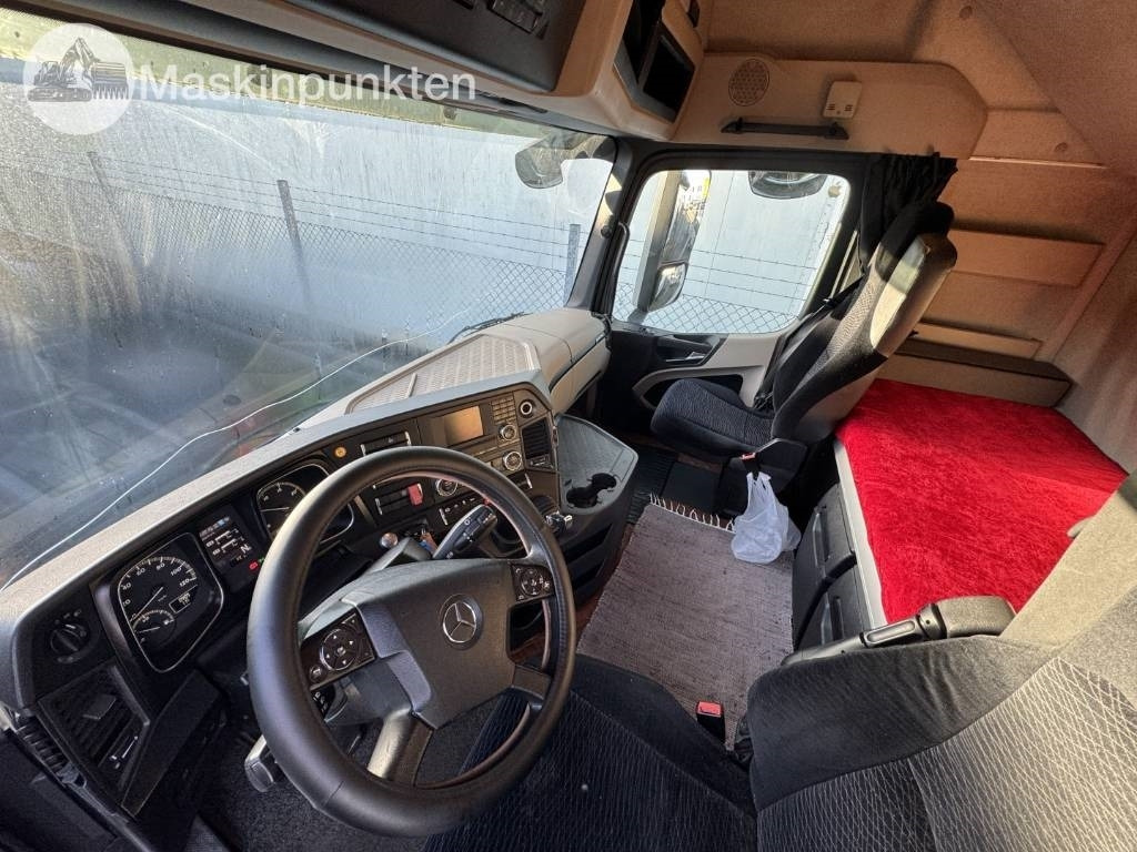 Vetopöytäauto Mercedes-Benz Actros 963-4-D: kuva Vetopöytäauto Mercedes-Benz Actros 963-4-D