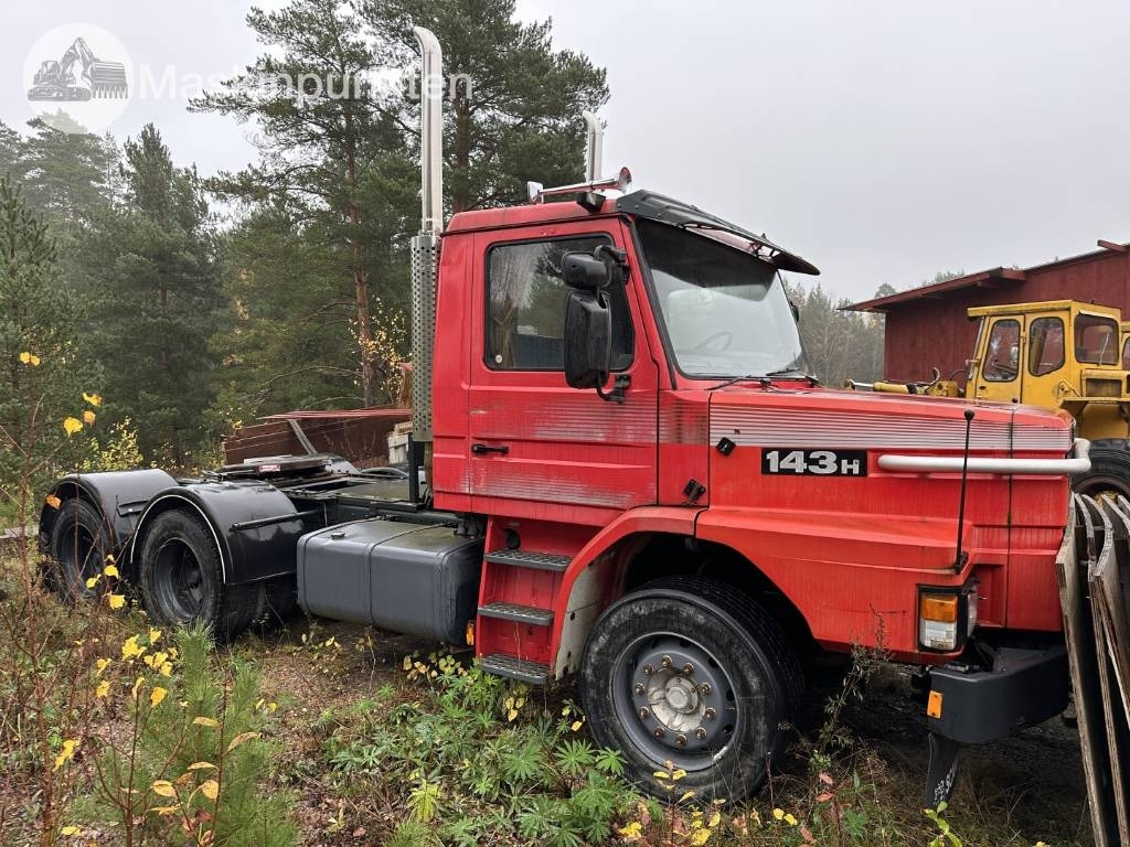 Scania T 143 H - Vetopöytäauto: kuva Scania T 143 H - Vetopöytäauto Scania T 143 H - Vetopöytäauto: kuva Scania T 143 H - Vetopöytäauto