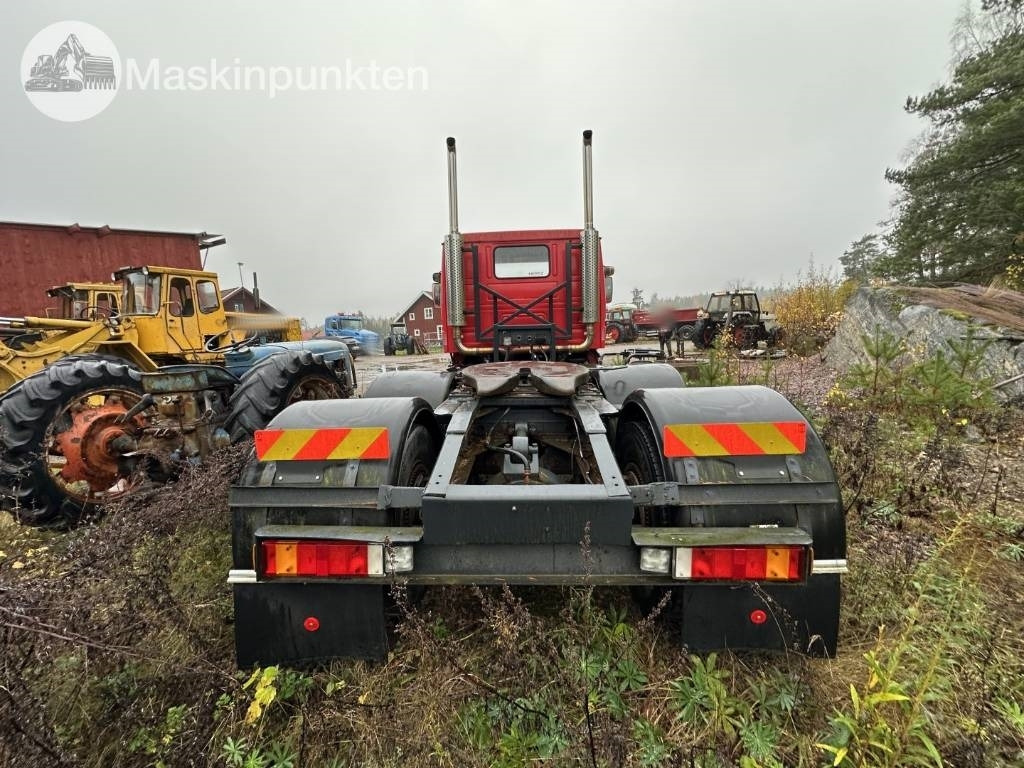 Scania T 143 H - Vetopöytäauto: kuva Scania T 143 H - Vetopöytäauto Scania T 143 H - Vetopöytäauto: kuva Scania T 143 H - Vetopöytäauto