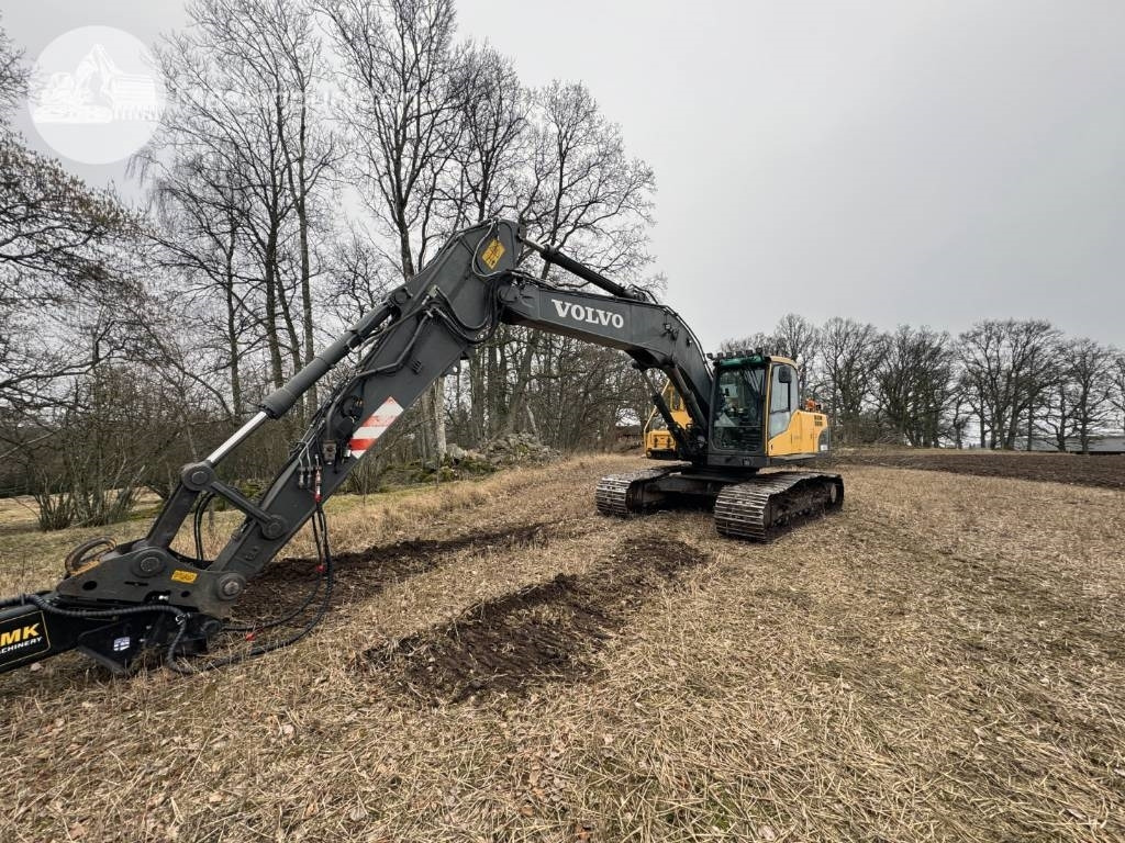 Volvo EC 210 C L - Telakaivukone: kuva Volvo EC 210 C L - Telakaivukone Volvo EC 210 C L - Telakaivukone: kuva Volvo EC 210 C L - Telakaivukone