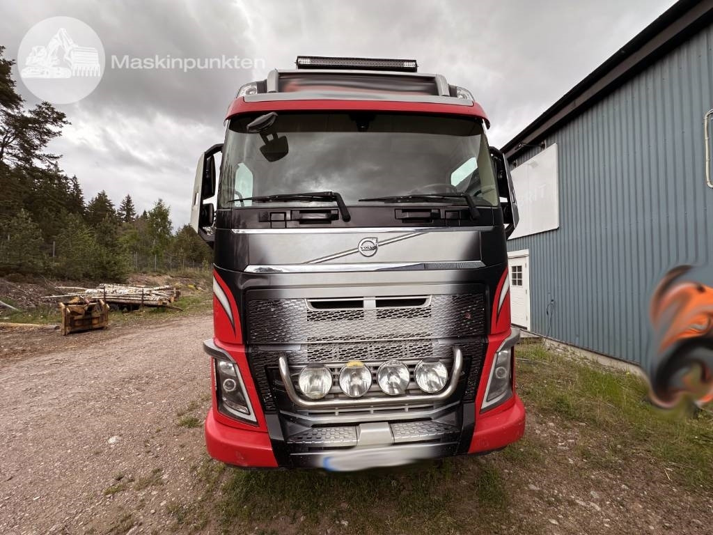 Volvo FH 16 750 - Puuauto: kuva Volvo FH 16 750 - Puuauto Volvo FH 16 750 - Puuauto: kuva Volvo FH 16 750 - Puuauto