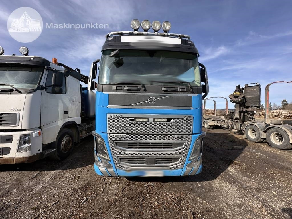 Volvo FH 16 750 - Puuauto: kuva Volvo FH 16 750 - Puuauto Volvo FH 16 750 - Puuauto: kuva Volvo FH 16 750 - Puuauto