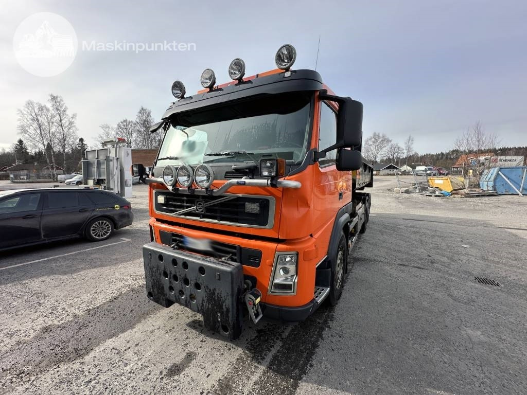 Koukkulava kuorma-auto Volvo FM 380: kuva Koukkulava kuorma-auto Volvo FM 380