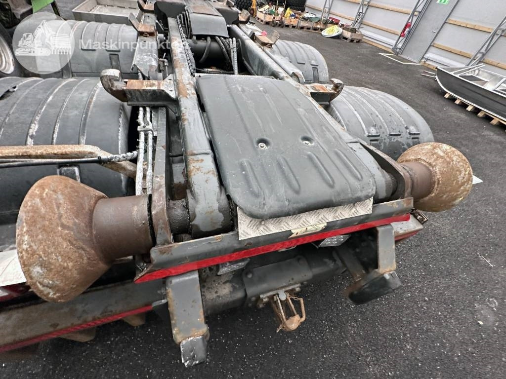 Koukkulava kuorma-auto Volvo FM 420: kuva Koukkulava kuorma-auto Volvo FM 420