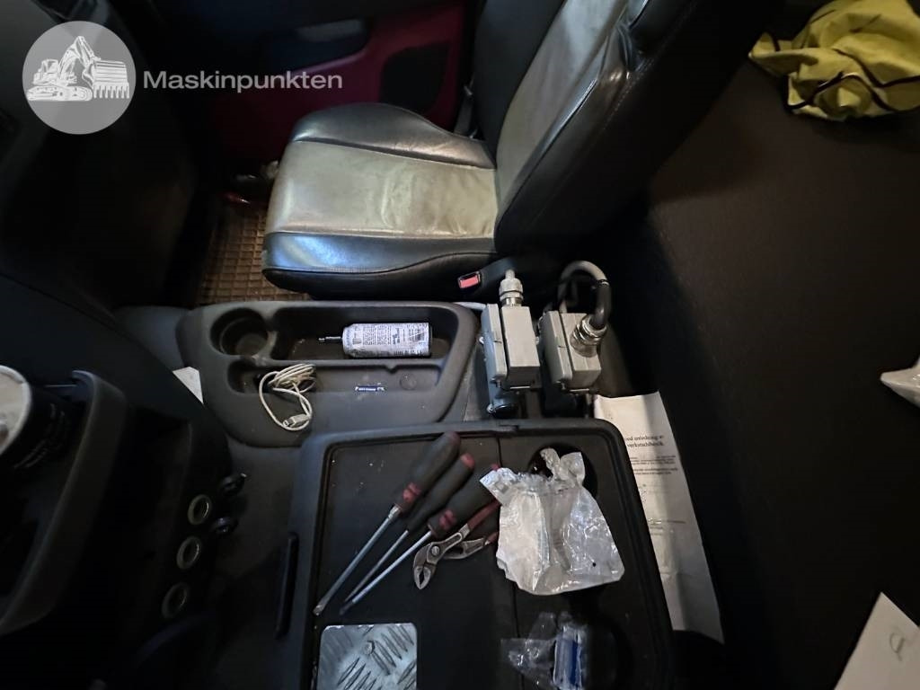 Konttialus/ Vaihtokuormatilat kuorma-auto Volvo FM 460 LAXO TMA: kuva Konttialus/ Vaihtokuormatilat kuorma-auto Volvo FM 460 LAXO TMA