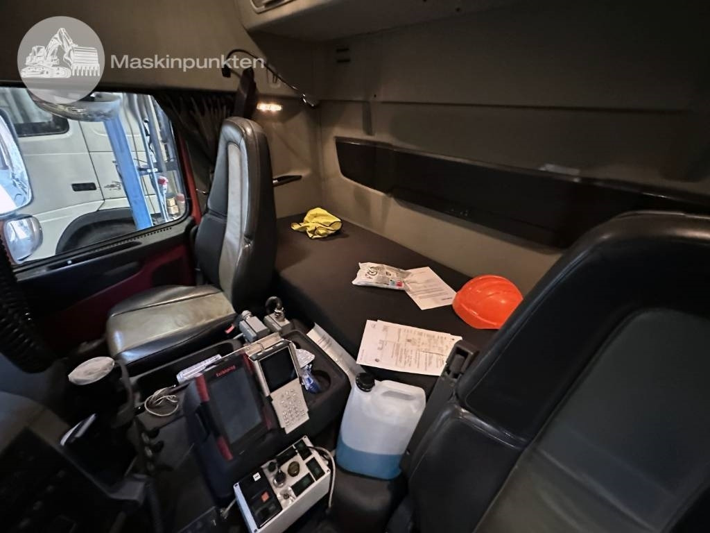 Konttialus/ Vaihtokuormatilat kuorma-auto Volvo FM 460 LAXO TMA: kuva Konttialus/ Vaihtokuormatilat kuorma-auto Volvo FM 460 LAXO TMA