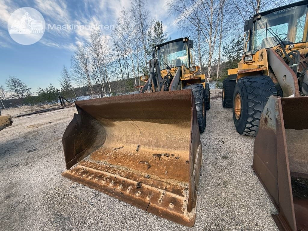 Volvo L 120 C - Pyöräkuormaaja: kuva Volvo L 120 C - Pyöräkuormaaja Volvo L 120 C - Pyöräkuormaaja: kuva Volvo L 120 C - Pyöräkuormaaja