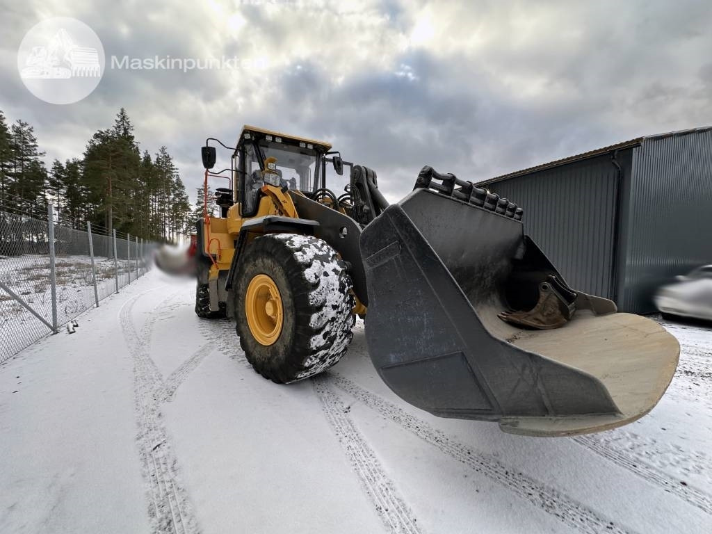 Volvo L 180 H - Pyöräkuormaaja: kuva Volvo L 180 H - Pyöräkuormaaja Volvo L 180 H - Pyöräkuormaaja: kuva Volvo L 180 H - Pyöräkuormaaja