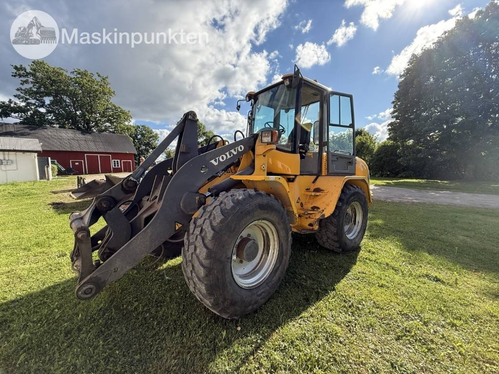 Volvo L 40 B - Pyöräkuormaaja: kuva Volvo L 40 B - Pyöräkuormaaja Volvo L 40 B - Pyöräkuormaaja: kuva Volvo L 40 B - Pyöräkuormaaja