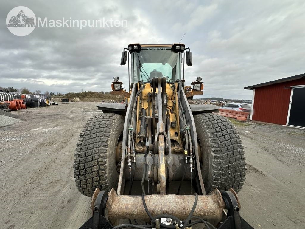 Volvo L 60 F - Pyöräkuormaaja: kuva Volvo L 60 F - Pyöräkuormaaja Volvo L 60 F - Pyöräkuormaaja: kuva Volvo L 60 F - Pyöräkuormaaja