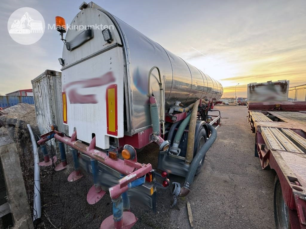 Wedholms DK 345-16 - Säiliöpuoliperävaunu: kuva Wedholms DK 345-16 - Säiliöpuoliperävaunu Wedholms DK 345-16 - Säiliöpuoliperävaunu: kuva Wedholms DK 345-16 - Säiliöpuoliperävaunu